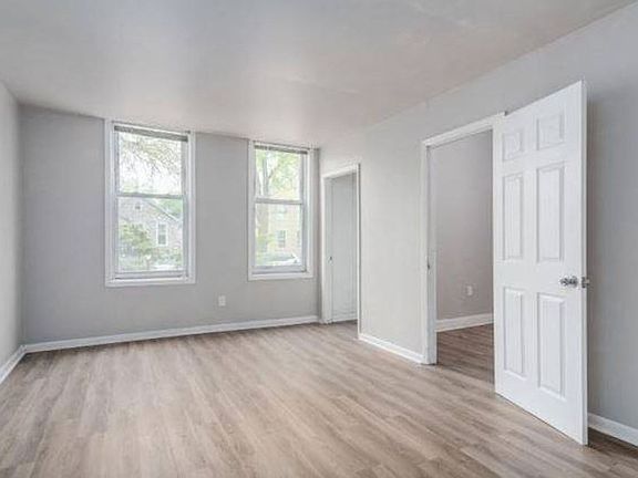 5th image of 2862 W 22nd Pl #1
