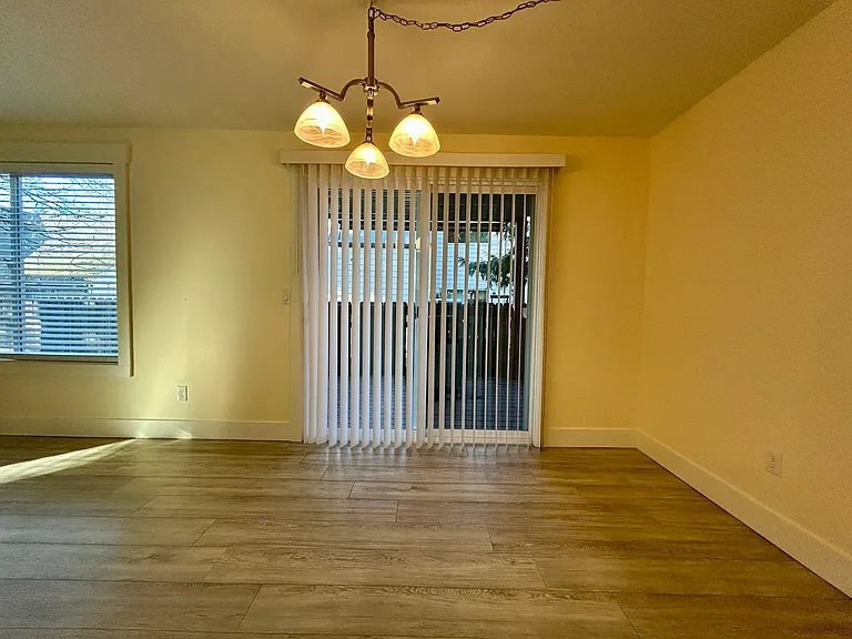 7306 NE 16th Ave — Photo 7