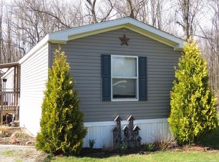 21100 Meadow Rd, Saegertown, PA 16433