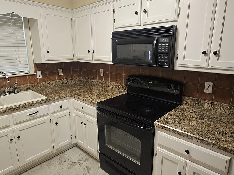 52 Springridge Dr — Photo 3