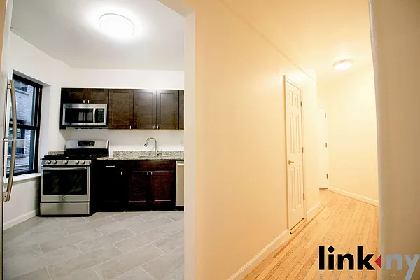 Rented by Link NY Realty | media 20