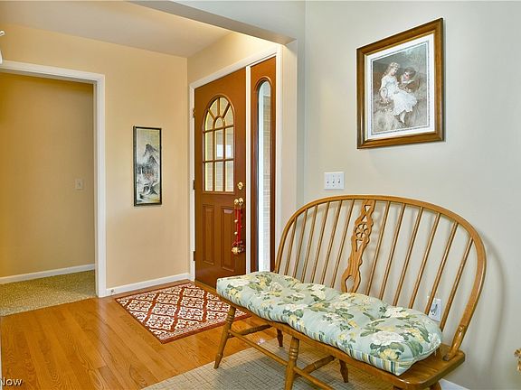 4th image of 8637 Squirrel Hill Dr NE