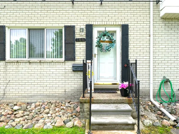 166 N Christine Cir Unit B, Mount Clemens, MI 48043