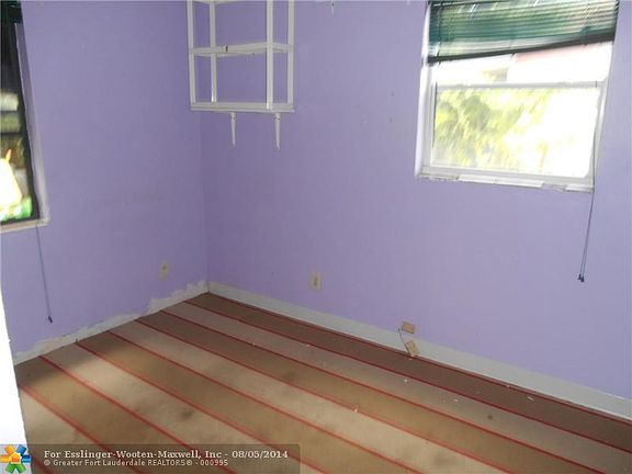 4th image of 1673 Lauderdale Manor Dr