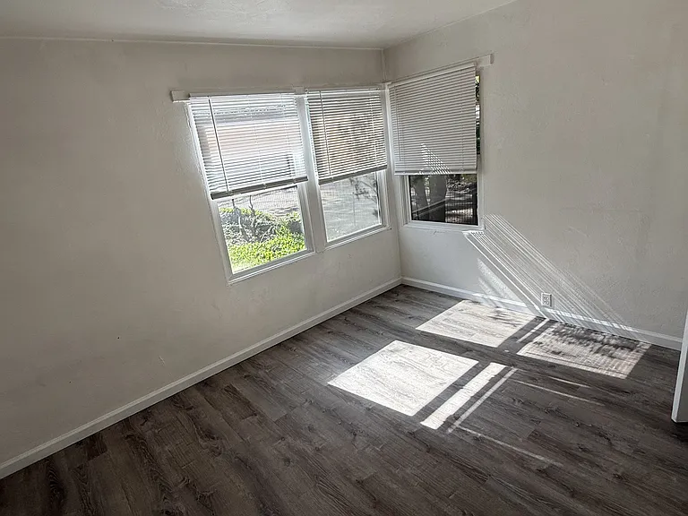 4428 Gleaves Ave — Photo 8