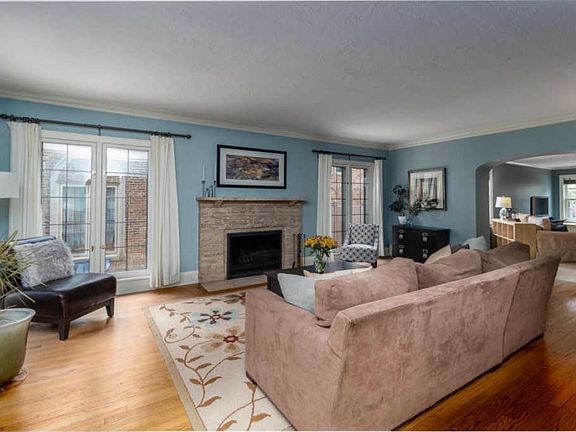 3rd image of 4439 N Farwell Ave