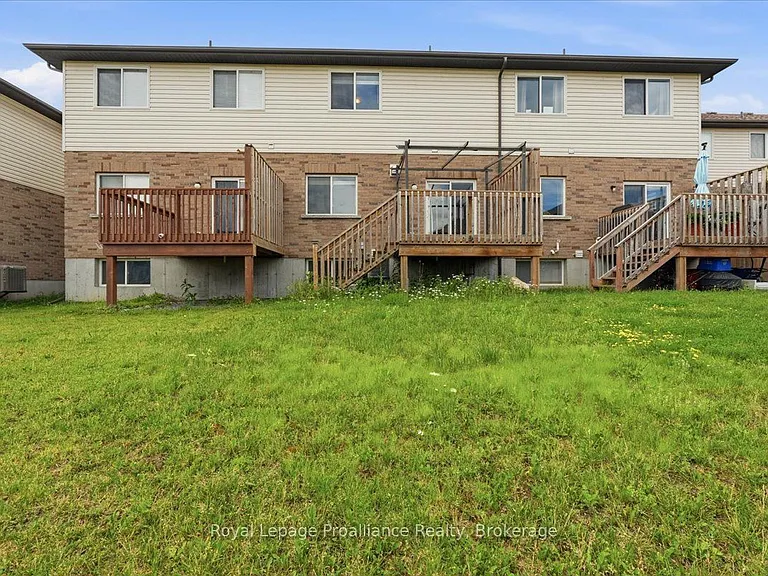 16 Ledgerock Ct — Photo 35