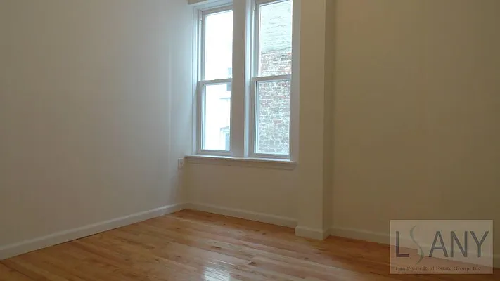 Rented by LandSeair Real Estate Group | media 12