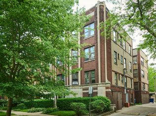 1112 Grove St APT 2B, Evanston, IL 60201