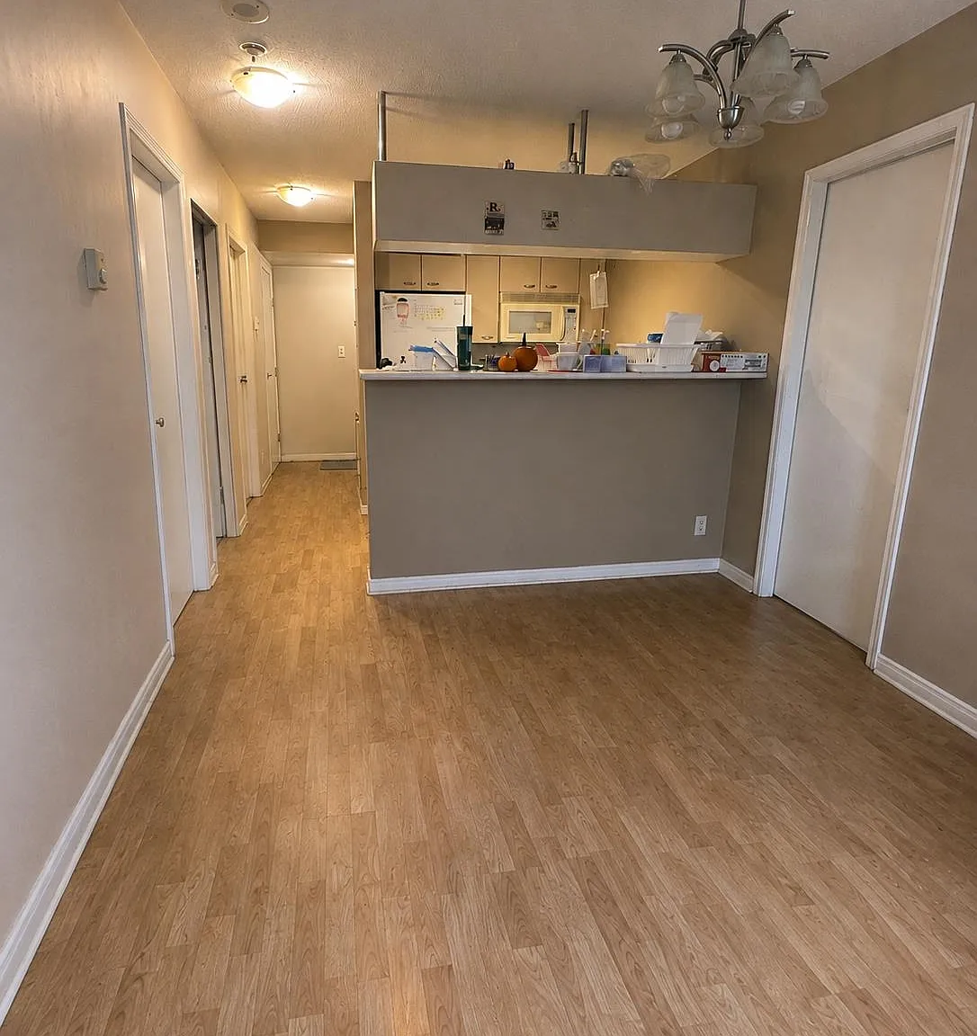 2 bed, 748 sqft, $3,300 — Photo 2