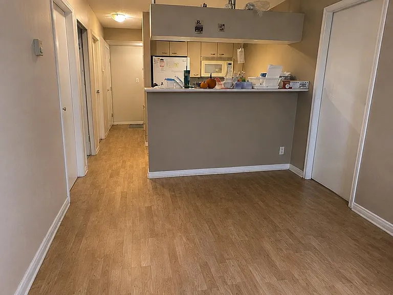 1331 Alberni St — Photo 2