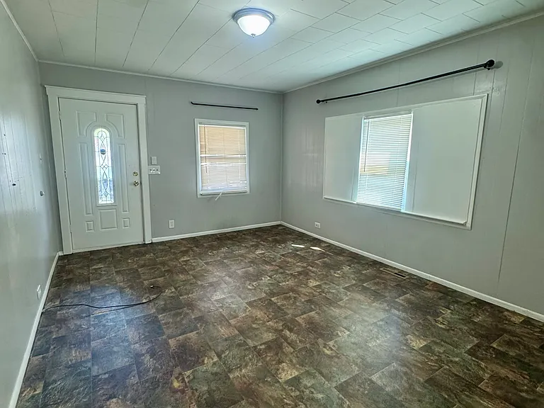 1209 Pettibone Ave — Photo 4