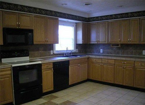 4th image of 101 Villa Way