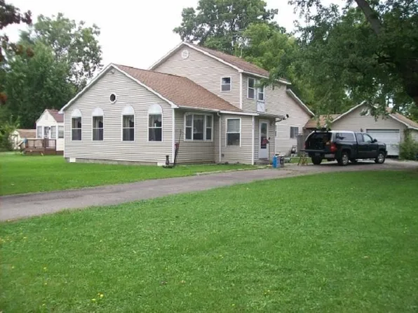 2098 Delaney St, Burton, MI 48509