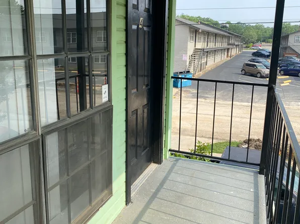 2221 Stella St, Denton, TX