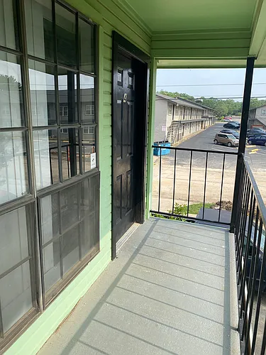 2221 Stella St Photo 1