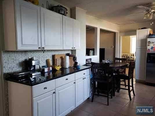 3rd image of 32 Humbert St Floor 2