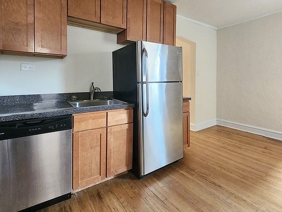 4th image of 5419 W Montrose Ave #5427-S1