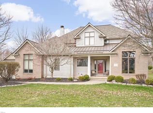 9898 Highland Dr, Brecksville, OH 44141