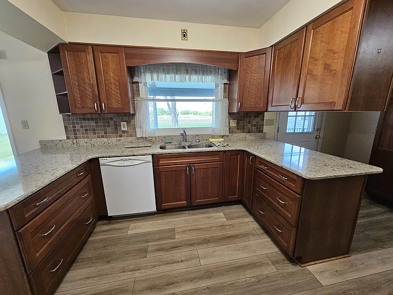 W330N9225 W Shore Dr — Photo 12