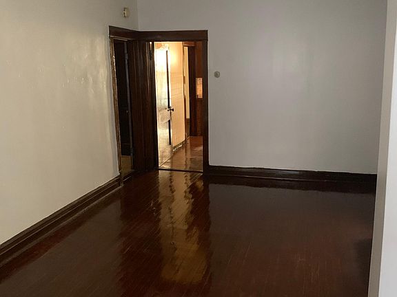 3rd image of 1522 N Lorel Ave #1