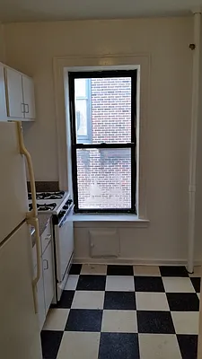 Rented by Cooper Real Estate | media 18