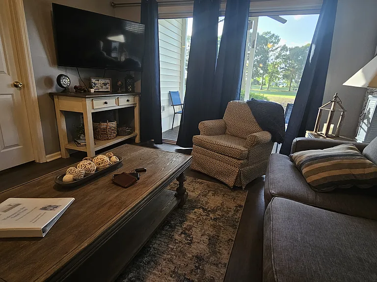 589 Blue River Ct #4C — Photo 7