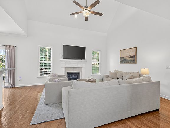 4th image of 5029 Claude Dr