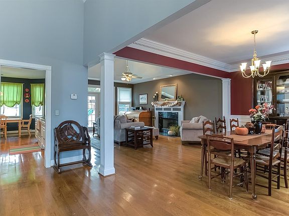 3rd image of 1231 Parkview Way