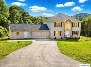 5693 Neola Rd, Stroudsburg, PA 18360