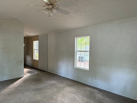 4th image of 9 Capehart Ln