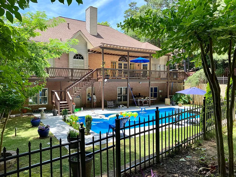 Heated swimming pool