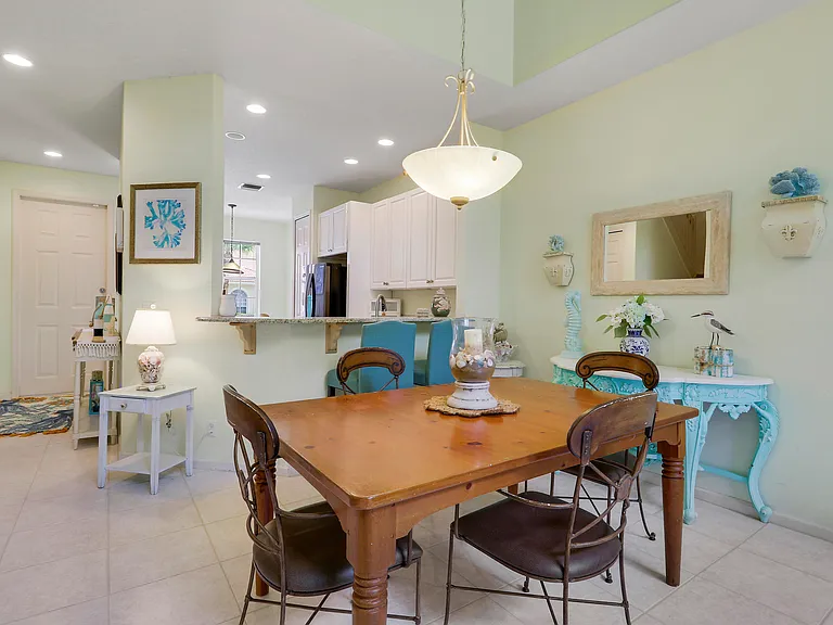 9222 Wentworth Ln — Photo 14