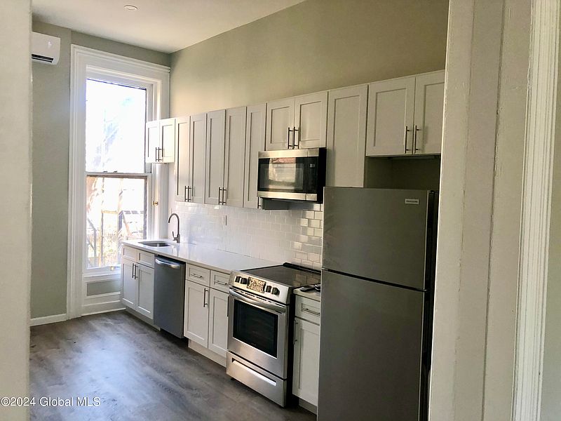 5th image of 234 Lark Street