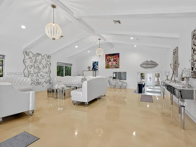 317 S Riverside Dr — Photo 19