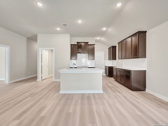 2nd image of 6220 Persimmon Lake