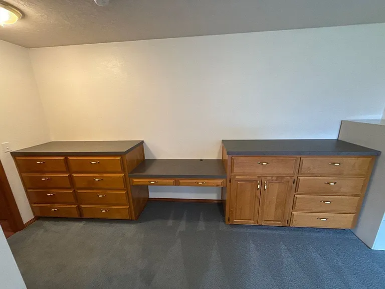 460 SE Conifer Pl — Photo 31