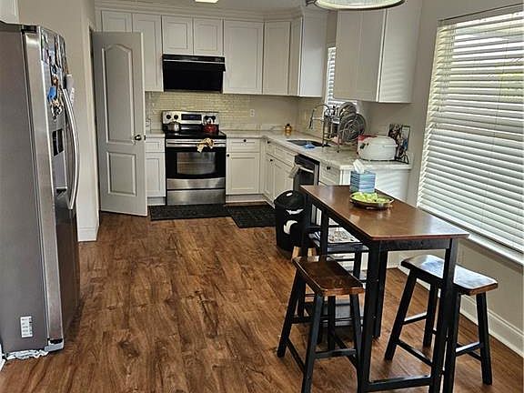 4th image of 3329 E Parc Green St