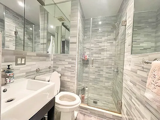 Rented by Century 21 Premier  | media 12