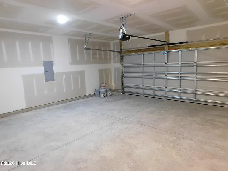 100 Palm Cir — Photo 14