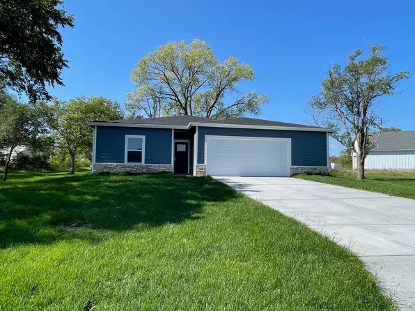 1345 E Skyview Dr, El Dorado, KS 67042