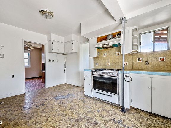 5th image of 833 N Garner Ave