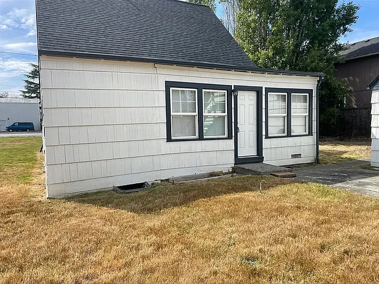 9419 Portland Ave E — Photo 3
