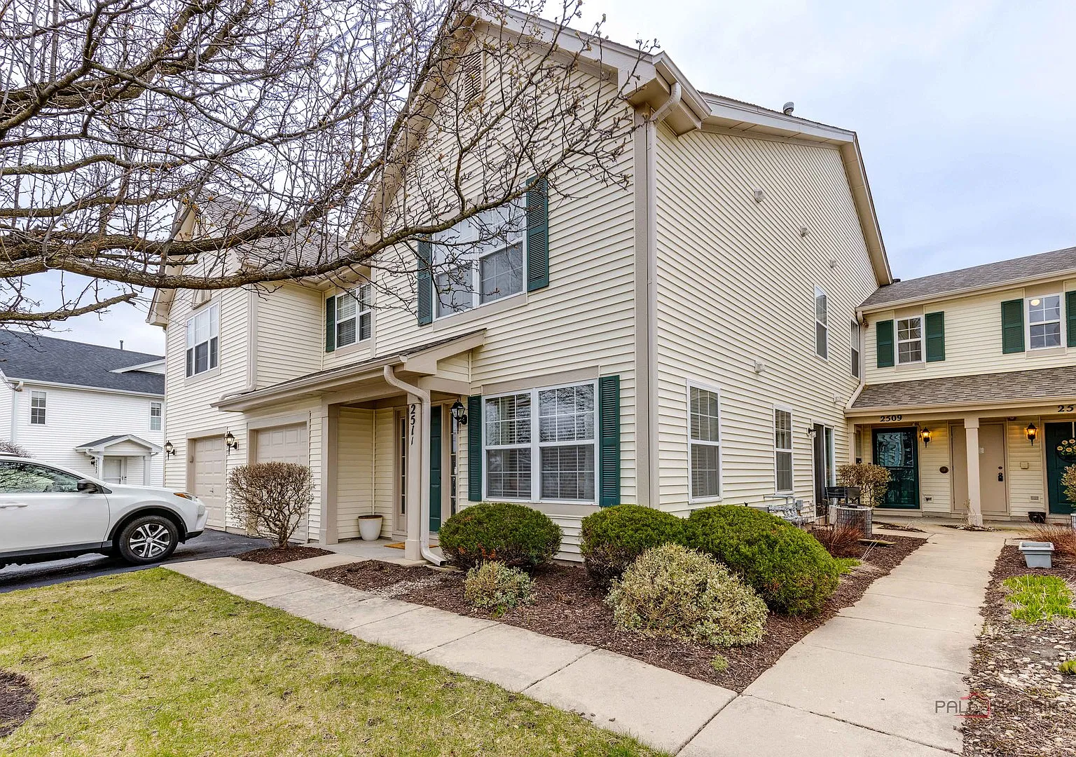 3 bed, 2.5 bath, 1384 sqft, $2,500 — Photo 3