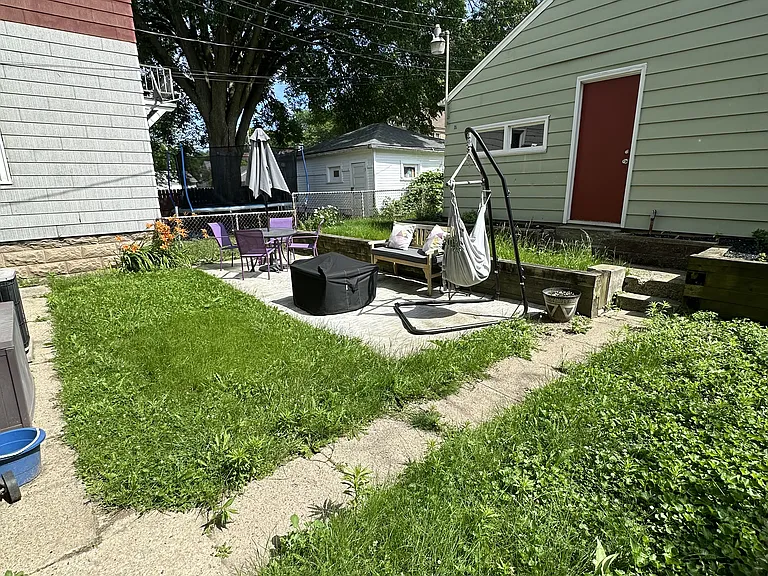 2231 E Bennett Ave — Photo 6