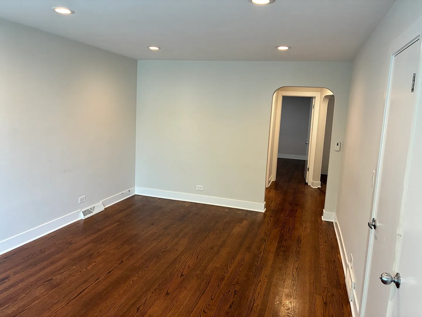 2 bed, 1.0 bath, 1200 sqft, $2,450 — Photo 3