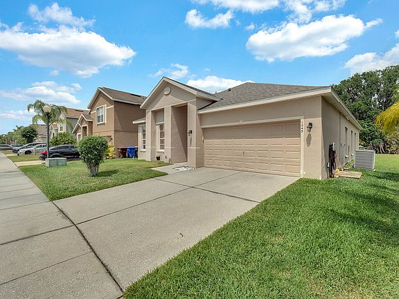 3rd image of 1045 Hacienda Cir