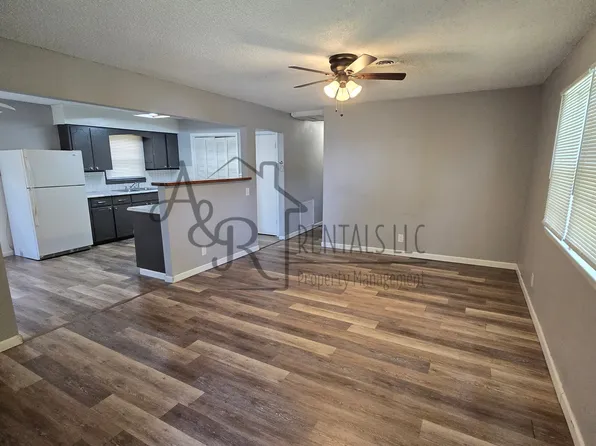 300 E Euclid St, Pittsburg, KS 66762