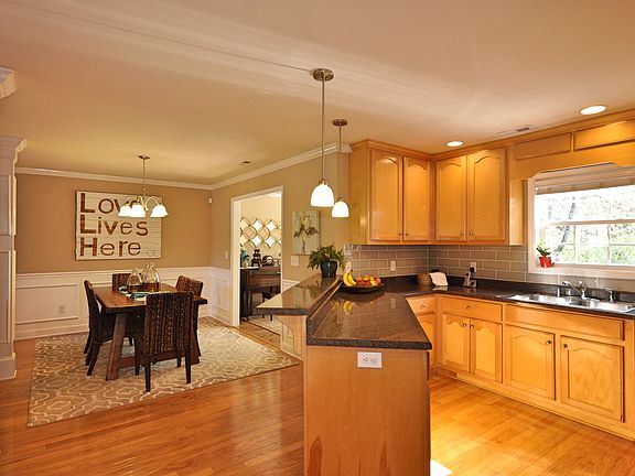 5th image of 220 Legacy Park Dr