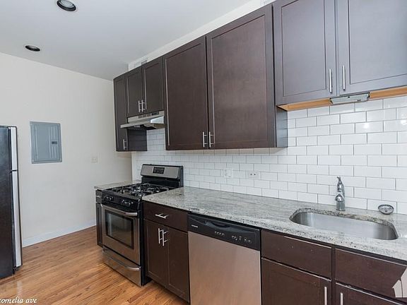 4th image of 859 W Cornelia Ave #521